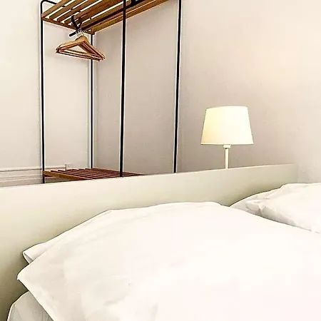 Alegria Hostel *